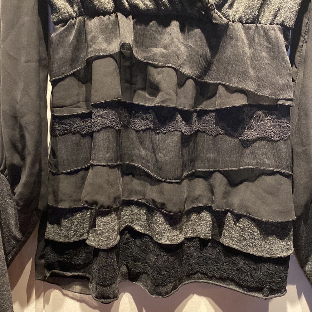 Ruffle top - Picture 3 of 4